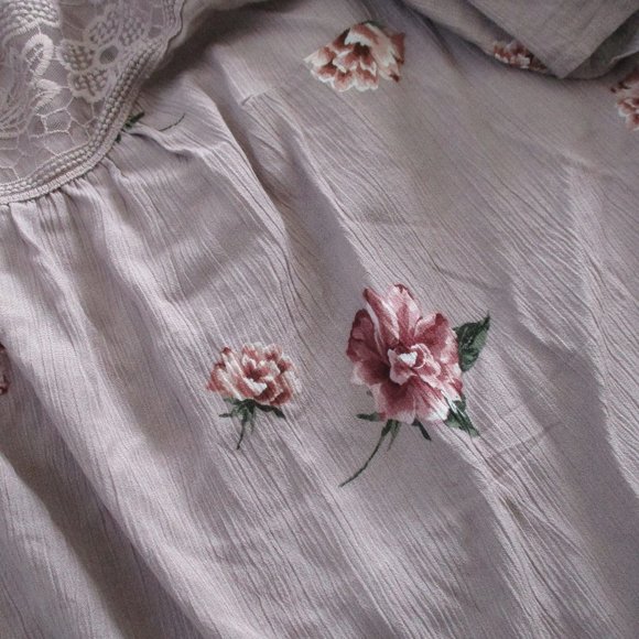 Mauve floral cold shoulder top NWOT - Picture 9 of 10
